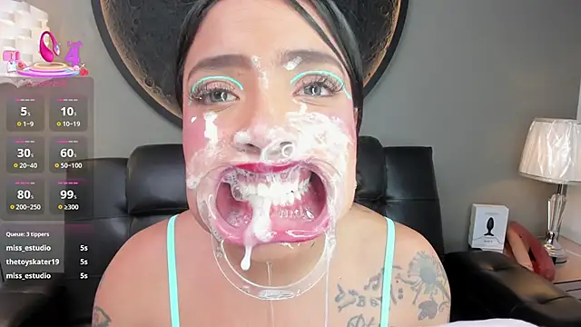 Snapshot of miss_vaiolette chatting on February 27, 2025, 2:10 pm miss vaiolette online show from February 27, 2025, 2:10 pm