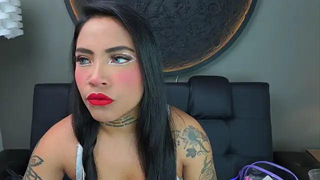 Snapshot of miss_vaiolette chatting on September 24, 2025, 11:02 am miss vaiolette online show from September 24, 2025, 11:02 am