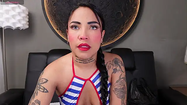 Snapshot of miss_vaiolette chatting on June 6, 2026, 11:04 am miss vaiolette online show from June 6, 2026, 11:04 am