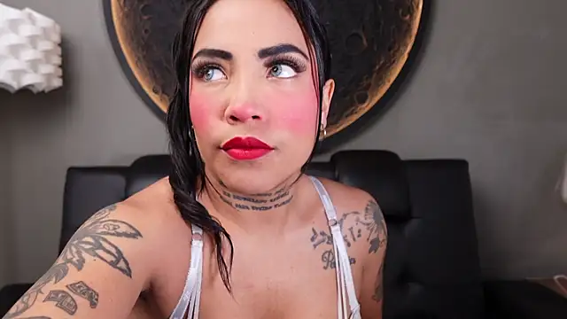 Snapshot of miss_vaiolette chatting on July 28, 2026, 11:05 am miss vaiolette online show from July 28, 2026, 11:05 am