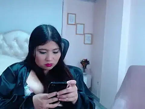 Snapshot of annylouis chatting on February 12, 2025, 1:30 am annylouis online show from February 12, 2025, 1:30 am