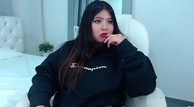 Snapshot of annylouis chatting on February 19, 2025, 8:22 am annylouis online show from February 19, 2025, 8:22 am