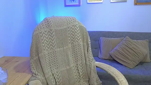 Snapshot of annylouis chatting on December 2, 2025, 7:09 pm annylouis online show from December 2, 2025, 7:09 pm