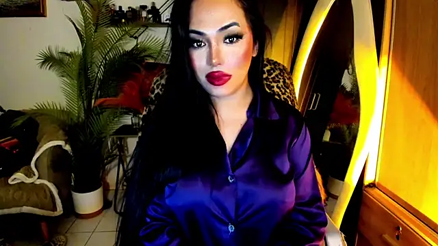 BigDominaMia online show from June 11, 2026, 9:35 pm