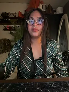 Snapshot of BigDominaMia chatting on July 18, 2026, 8:12 pm BigDominaMia online show from July 18, 2026, 8:12 pm