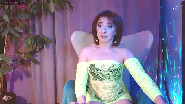 julia renard online show from October 12, 2025, 5:39 am