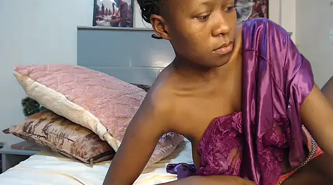 Snapshot of CandyLovesU2 chatting on March 5, 2025, 8:32 am CandyLovesU2 online show from March 5, 2025, 8:32 am