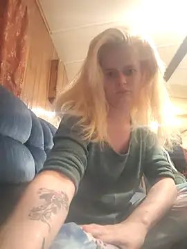 Snapshot of BadAssBitchMakayla chatting on December 3, 2025, 11:58 pm BadAssBitchMakayla online show from December 3, 2025, 11:58 pm