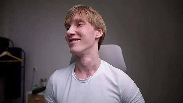 J Akira online show from April 21, 2026, 10:10 am