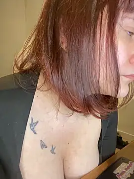 Snapshot of callmelouve chatting on March 1, 2025, 2:44 pm callmelouve online show from March 1, 2025, 2:44 pm