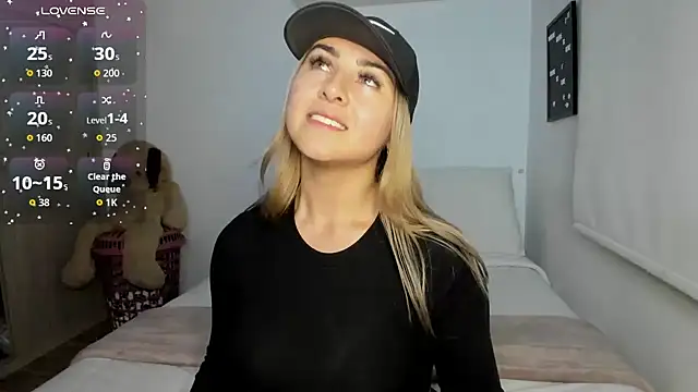 sophi mooreno online show from September 30, 2025, 2:27 am