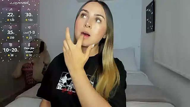 sophi mooreno online show from July 18, 2026, 12:59 am