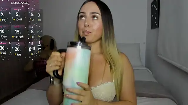 sophi mooreno online show from July 23, 2026, 4:10 am