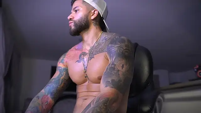 Snapshot of Frank_Farrell chatting on October 13, 2025, 6:57 am Frank Farrell online show from October 13, 2025, 6:57 am