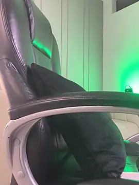 Snapshot of Frank_Farrell chatting on November 10, 2025, 2:54 am Frank Farrell online show from November 10, 2025, 2:54 am