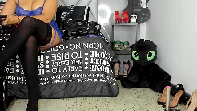 MirandaHaguen online show from May 5, 2026, 9:01 pm