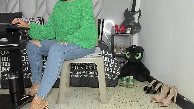 MirandaHaguen online show from May 18, 2026, 8:58 pm