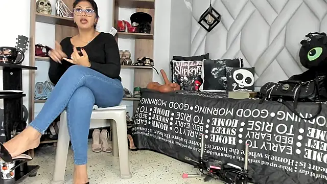 MirandaHaguen online show from June 25, 2026, 8:57 pm