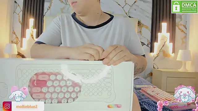 mollieblue69 online show from March 13, 2025, 4:12 pm