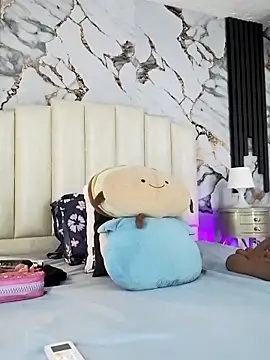 mollieblue69 online show from November 15, 2025, 12:56 pm