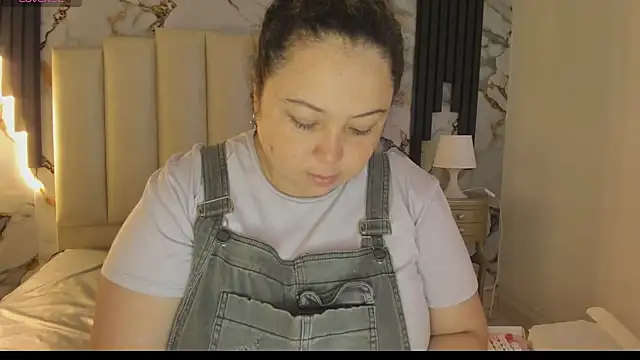 mollieblue69 online show from April 27, 2026, 12:47 pm