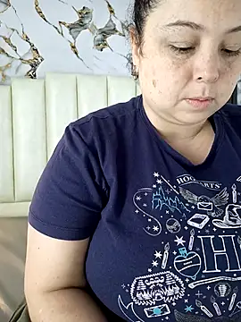 mollieblue69 online show from May 13, 2026, 12:57 pm
