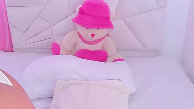 Snapshot of Anamhenao chatting on September 21, 2025, 1:57 pm Anamhenao online show from September 21, 2025, 1:57 pm