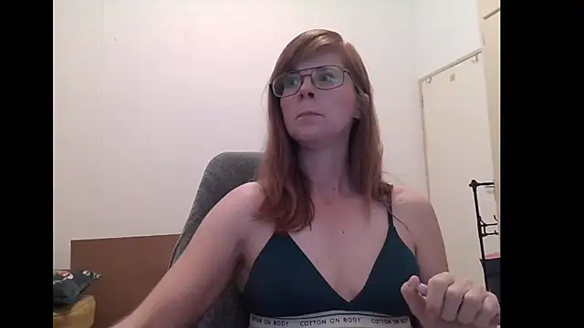 Snapshot of SavannaGirly chatting on May 21, 2026, 8:32 am SavannaGirly online show from May 21, 2026, 8:32 am
