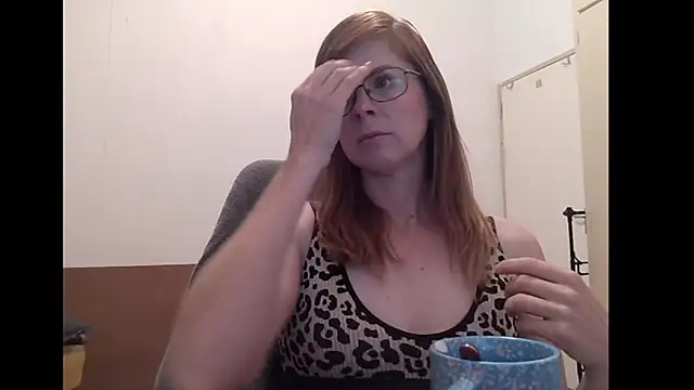 Snapshot of SavannaGirly chatting on June 17, 2026, 6:49 am SavannaGirly online show from June 17, 2026, 6:49 am