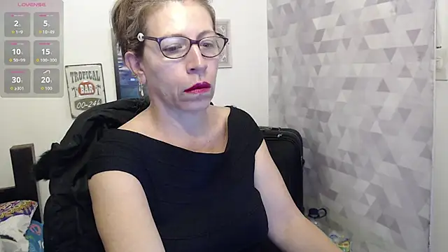 Chayla Ruiz online show from September 8, 2025, 8:19 pm