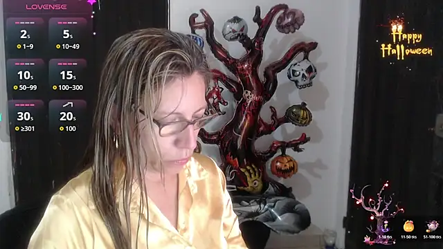 Chayla Ruiz online show from November 2, 2025, 11:01 am