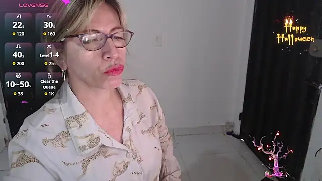 Chayla Ruiz online show from November 7, 2025, 12:05 pm