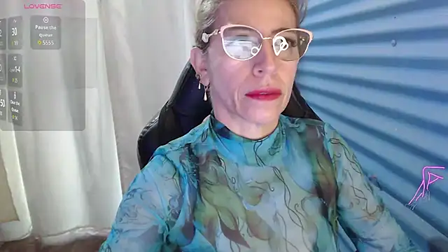 Chayla Ruiz online show from April 26, 2026, 8:06 pm