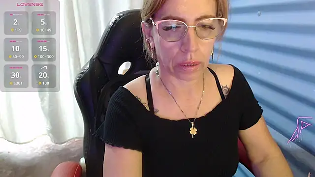 Snapshot of Chayla_Ruiz chatting on May 31, 2026, 5:09 pm Chayla Ruiz online show from May 31, 2026, 5:09 pm