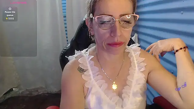 Snapshot of Chayla_Ruiz chatting on June 10, 2026, 11:31 am Chayla Ruiz online show from June 10, 2026, 11:31 am
