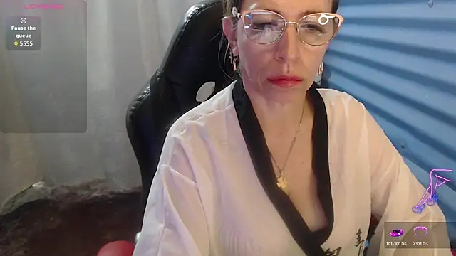 Snapshot of Chayla_Ruiz chatting on June 11, 2026, 12:47 pm Chayla Ruiz online show from June 11, 2026, 12:47 pm