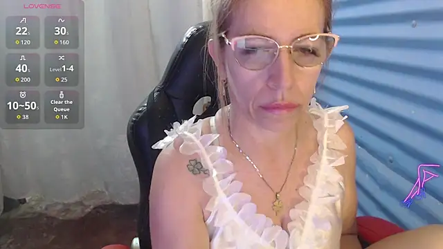 Snapshot of Chayla_Ruiz chatting on June 16, 2026, 11:24 am Chayla Ruiz online show from June 16, 2026, 11:24 am