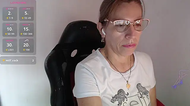 Chayla Ruiz online show from July 4, 2026, 2:56 pm