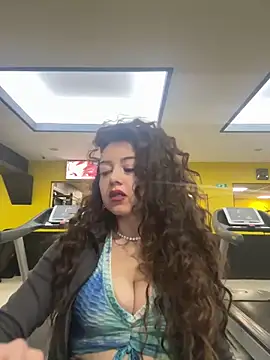 Snapshot of CurlyElisa chatting on February 19, 2025, 12:14 am CurlyElisa online show from February 19, 2025, 12:14 am