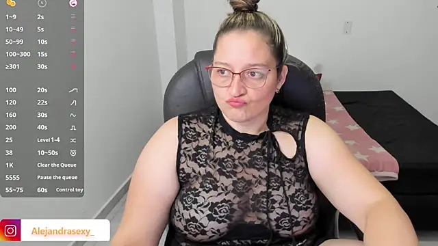 alejandra milf  online show from January 7, 2026, 11:07 pm