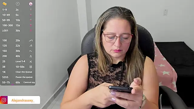 alejandra milf  online show from March 31, 2026, 7:36 pm