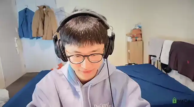 romeoisme   online show from December 18, 2024, 12:18 pm