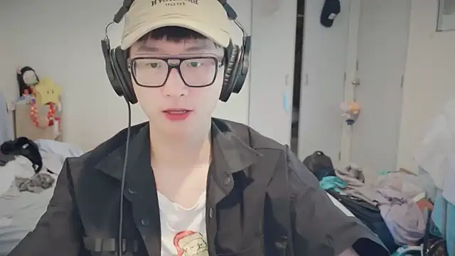 romeoisme   online show from January 29, 2025, 2:10 pm