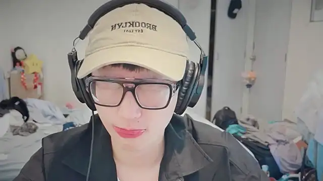 romeoisme   online show from March 21, 2025, 7:24 pm