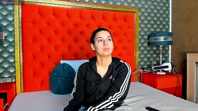 VallerieJones online show from March 13, 2025, 4:05 am