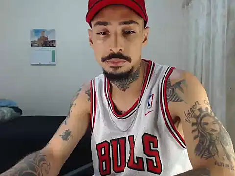 emiliano hottt online show from February 23, 2026, 2:14 pm