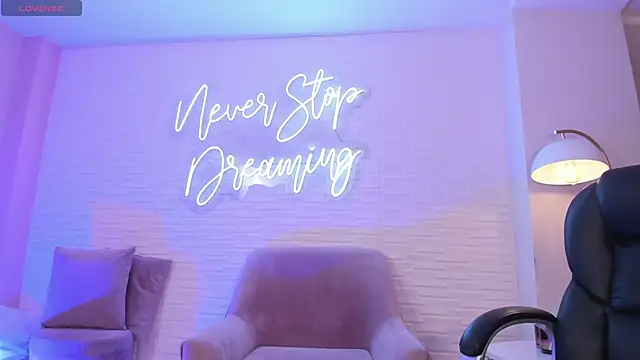 Snapshot of JadeEvansX chatting on January 23, 2025, 11:58 pm JadeEvansX online show from January 23, 2025, 11:58 pm