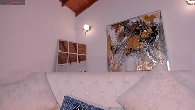 Snapshot of MaryLewis_ chatting on December 31, 2024, 2:36 pm MaryLewis online show from December 31, 2024, 2:36 pm