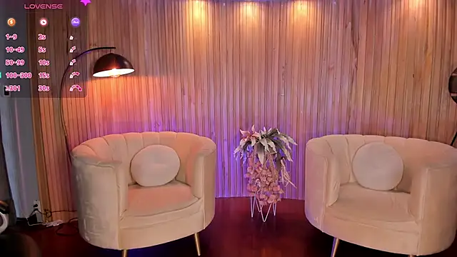 Snapshot of MaryLewis_ chatting on January 18, 2025, 11:43 am MaryLewis online show from January 18, 2025, 11:43 am