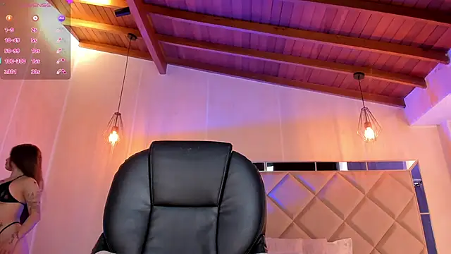 Snapshot of MaryLewis_ chatting on January 25, 2025, 6:24 pm MaryLewis online show from January 25, 2025, 6:24 pm